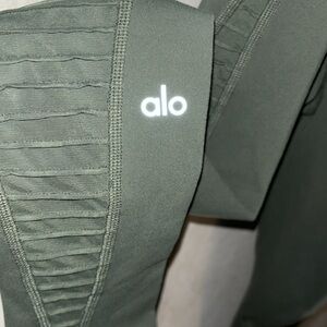 Alo leggings with mesh
